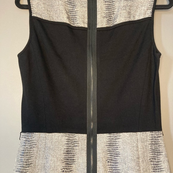 Tahari by Arthur S Levine 6 Sexy Faux Snakeskin Black LBD Career Zipper Detail - Picture 5 of 6
